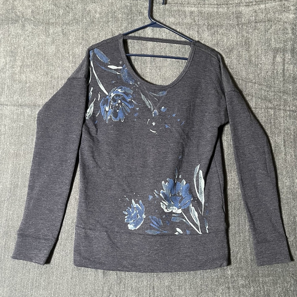 Maurices Floral Sweatshirt Womens Small Gray Blue Flowers Deep V Back Fleeced
